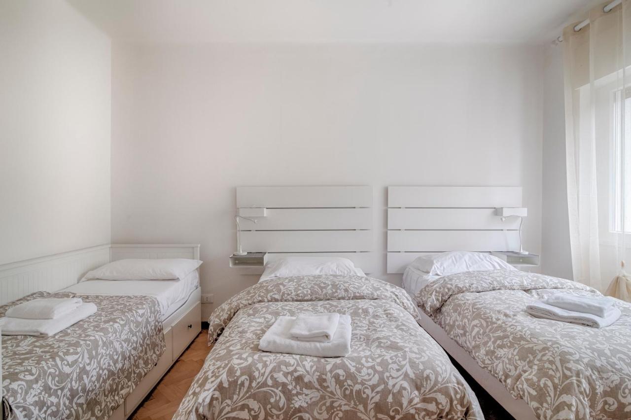 La Fine Del Mondo Apartment Trieste Bagian luar foto